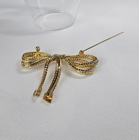 Vintage Gold Tone Bow Brooche Pin - Picture 12 of 16
